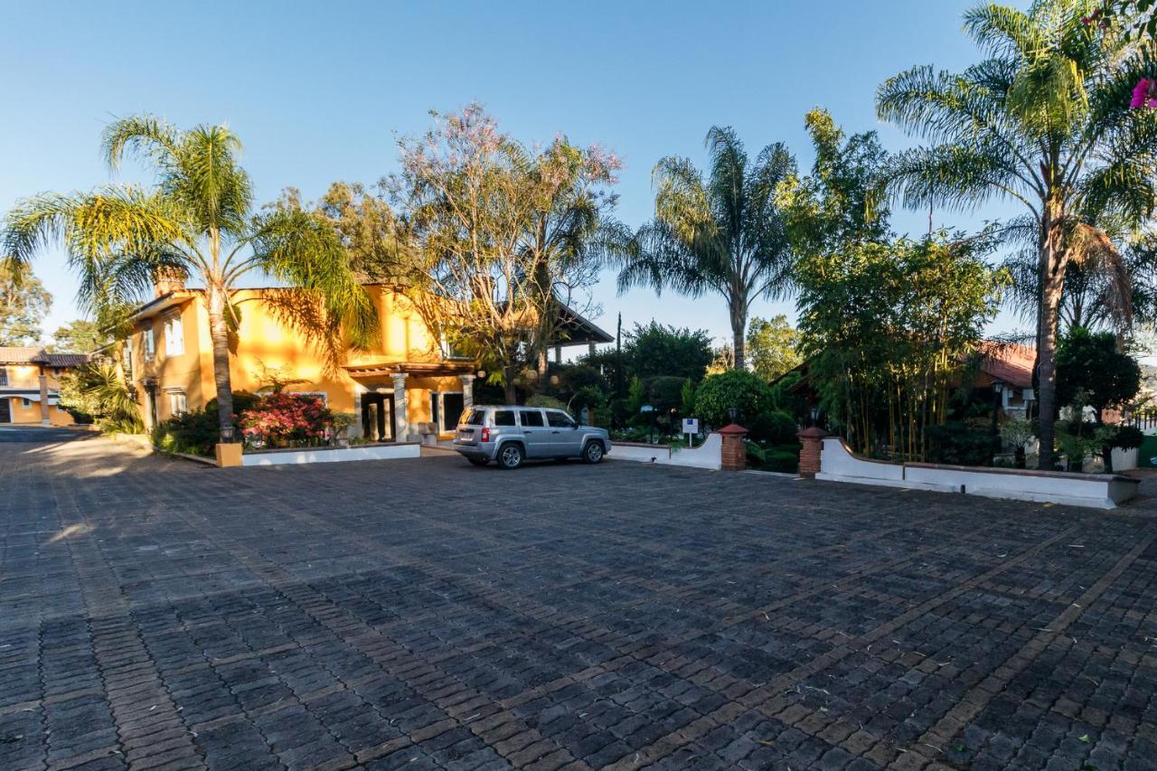 Hotel Hacienda Montesinos Морелия Екстериор снимка
