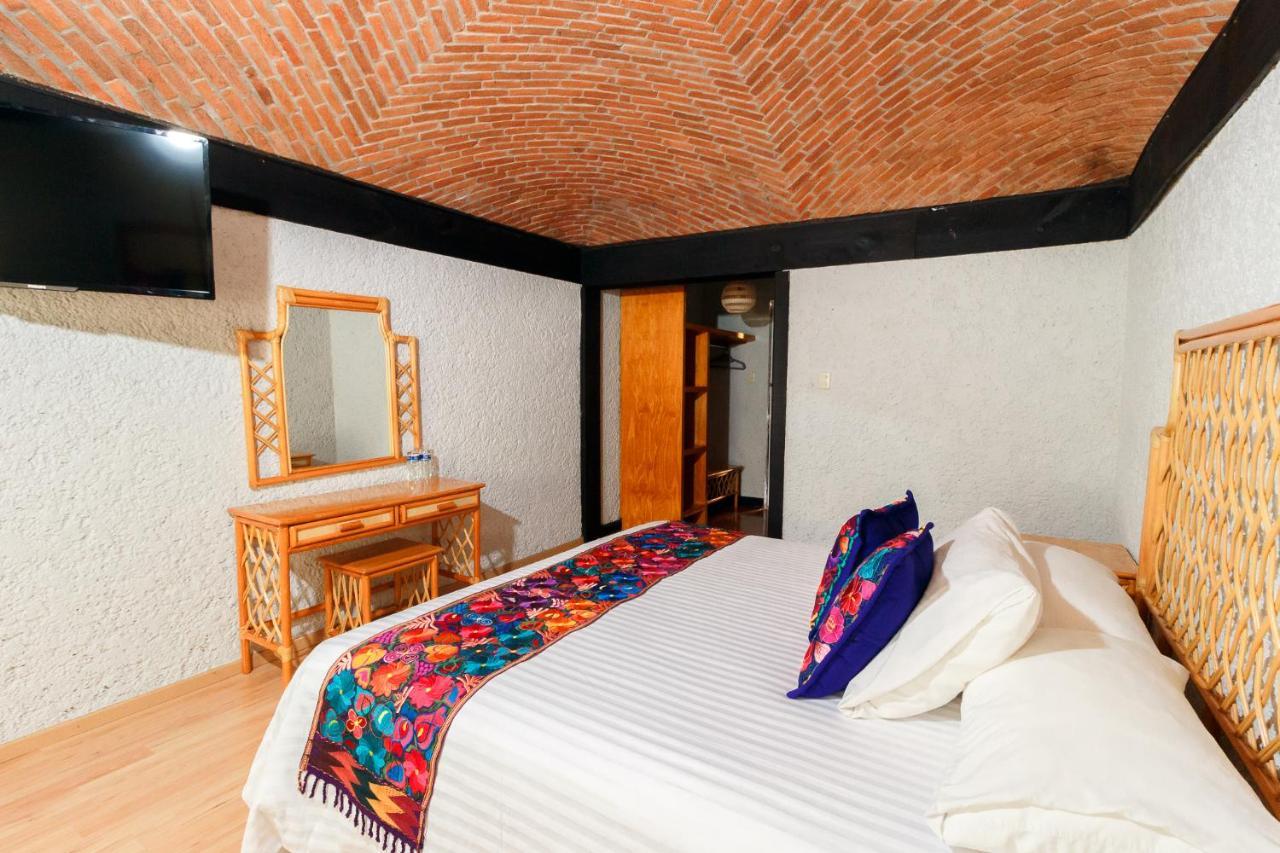 Hotel Hacienda Montesinos Морелия Екстериор снимка