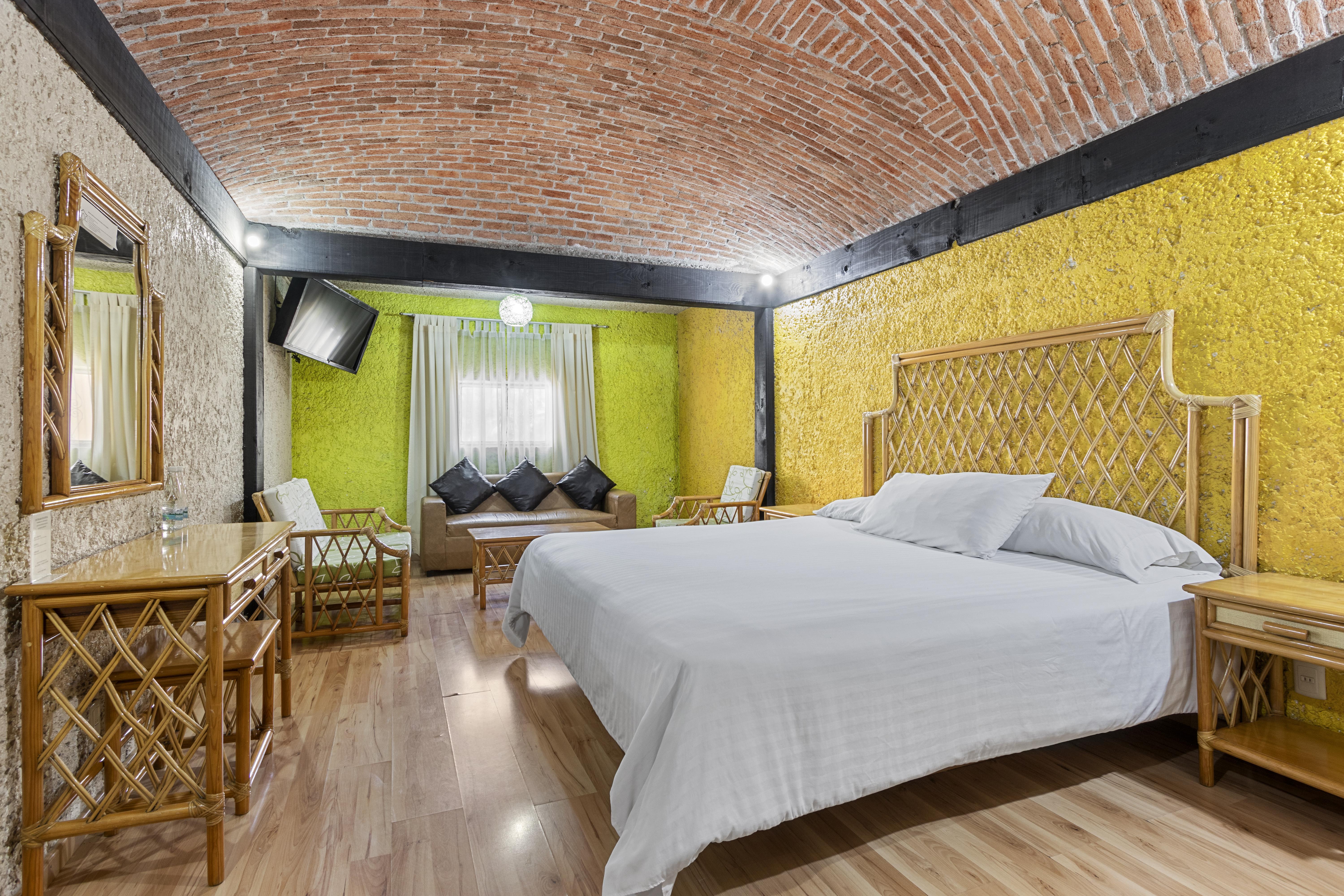 Hotel Hacienda Montesinos Морелия Екстериор снимка