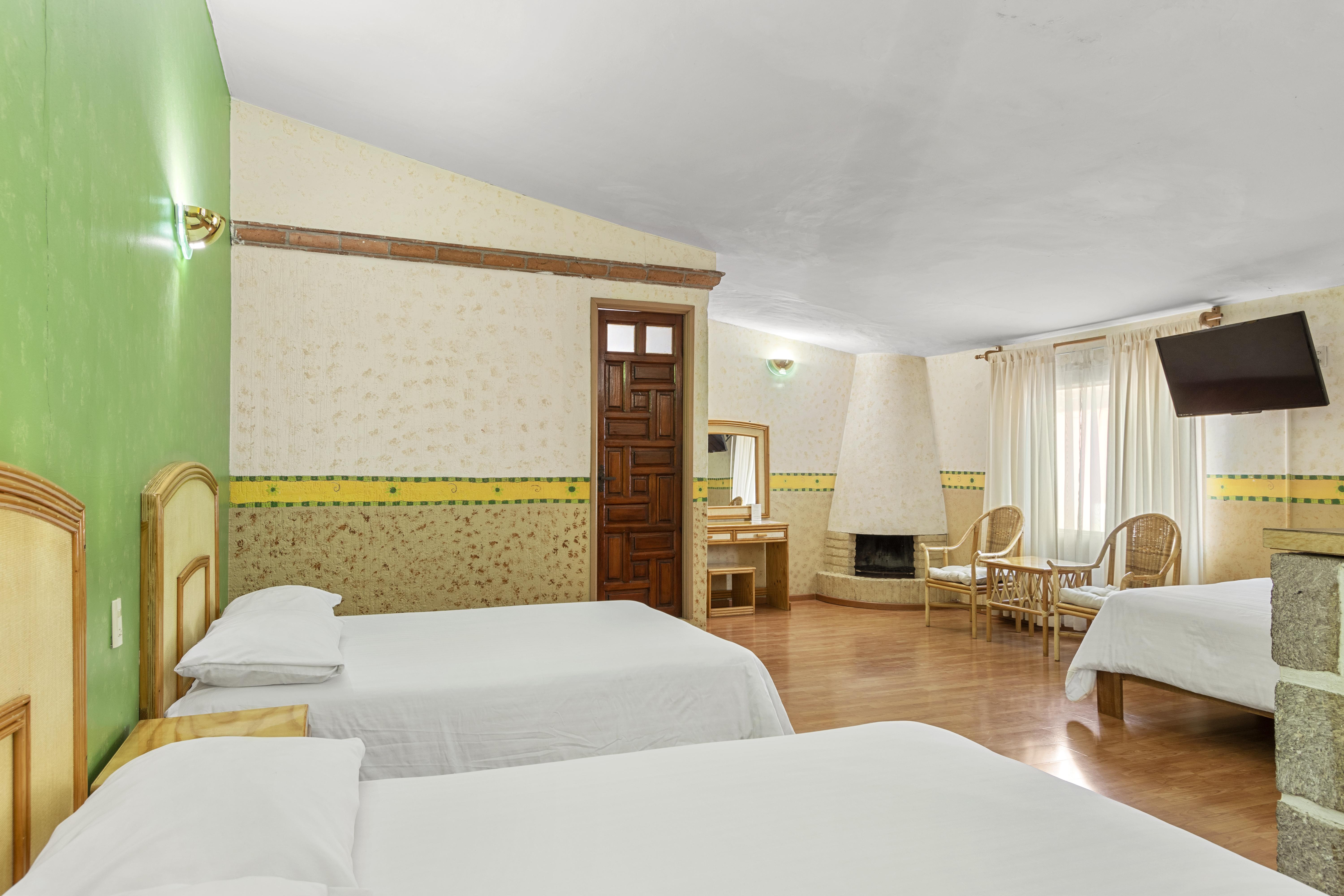 Hotel Hacienda Montesinos Морелия Екстериор снимка
