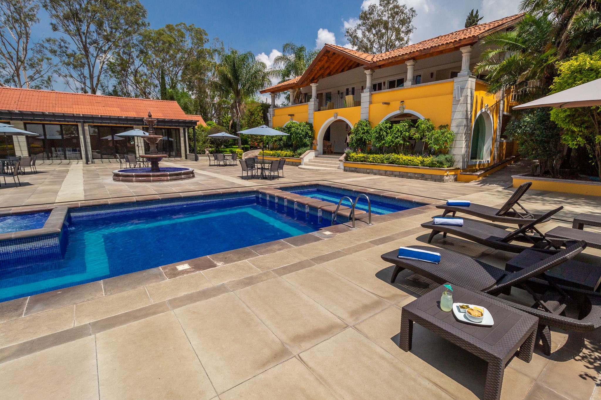 Hotel Hacienda Montesinos Морелия Екстериор снимка